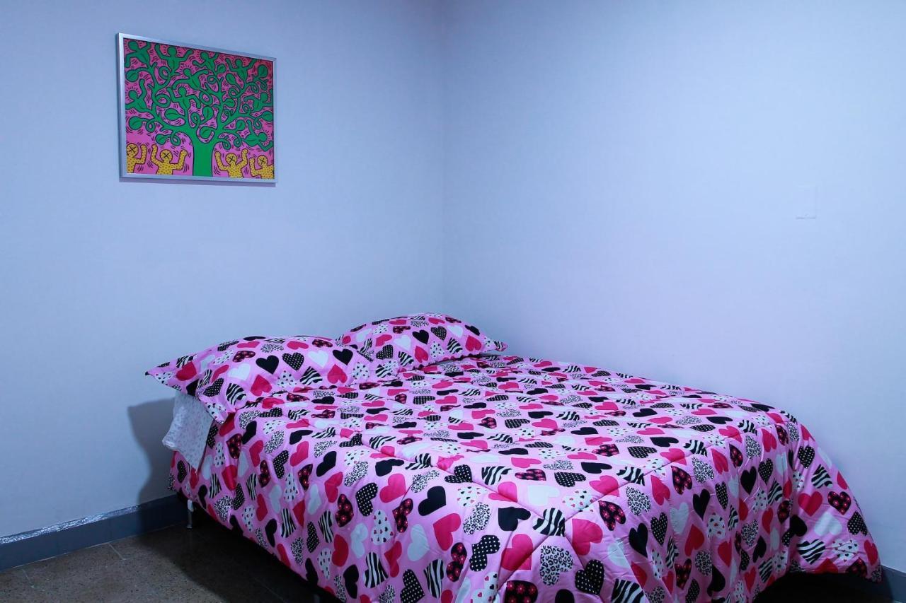 Casa Tuvia Parque Hostel Medellin Exterior photo