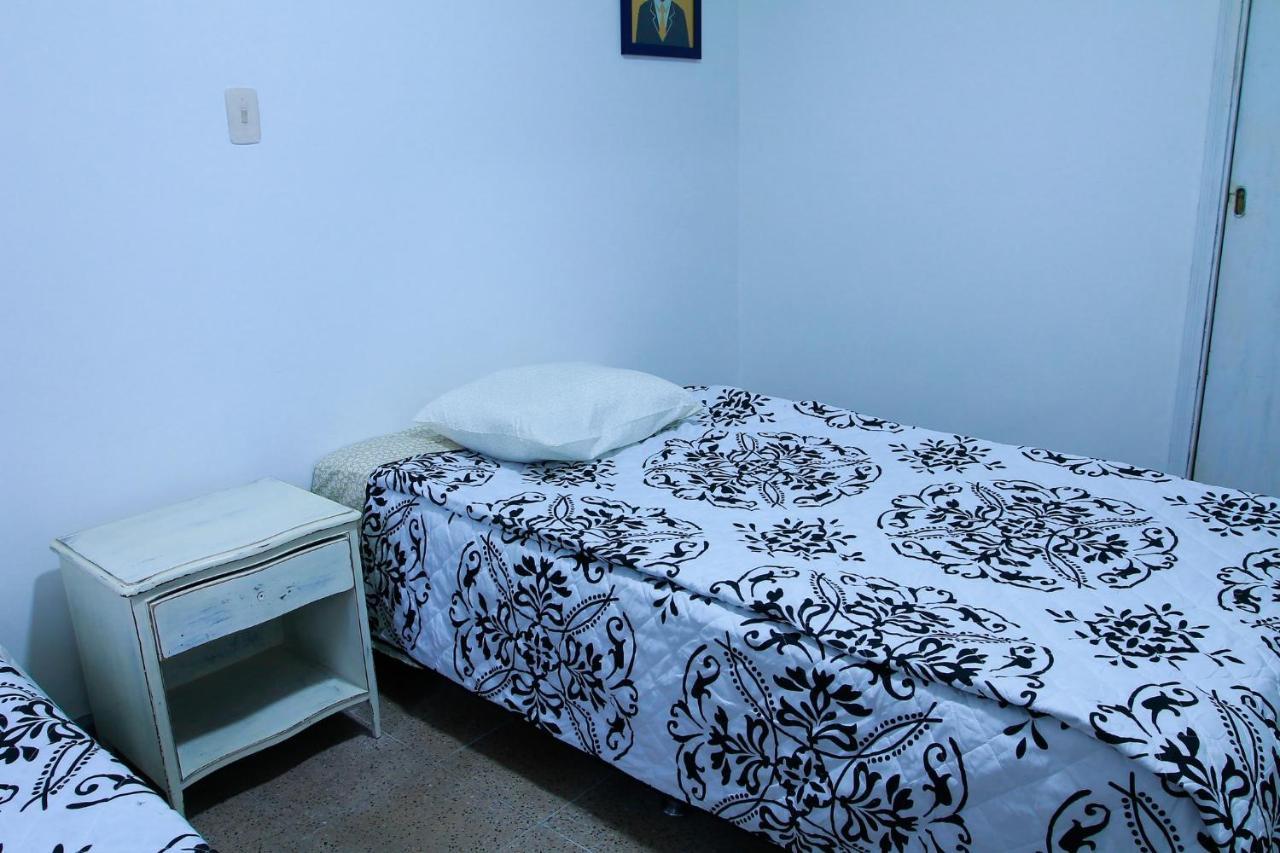 Casa Tuvia Parque Hostel Medellin Exterior photo